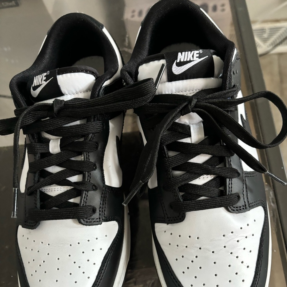 Nike dunk low retro side 9.5 unisex